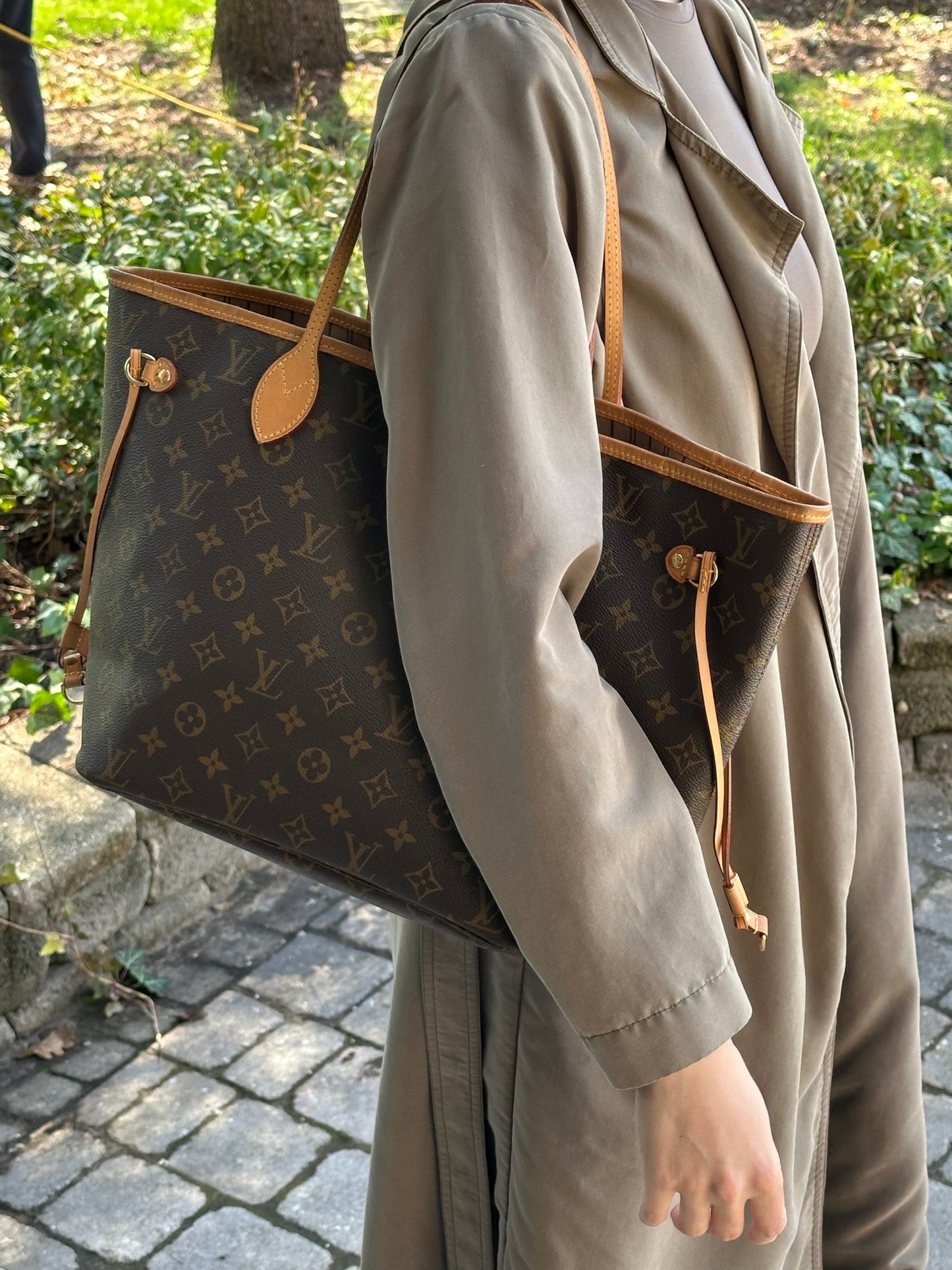 Louis Vuitton Monogram Neverfull MM Tote