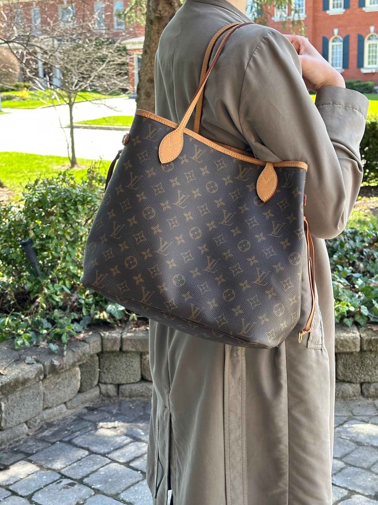 Louis Vuitton Monogram Neverfull MM Tote