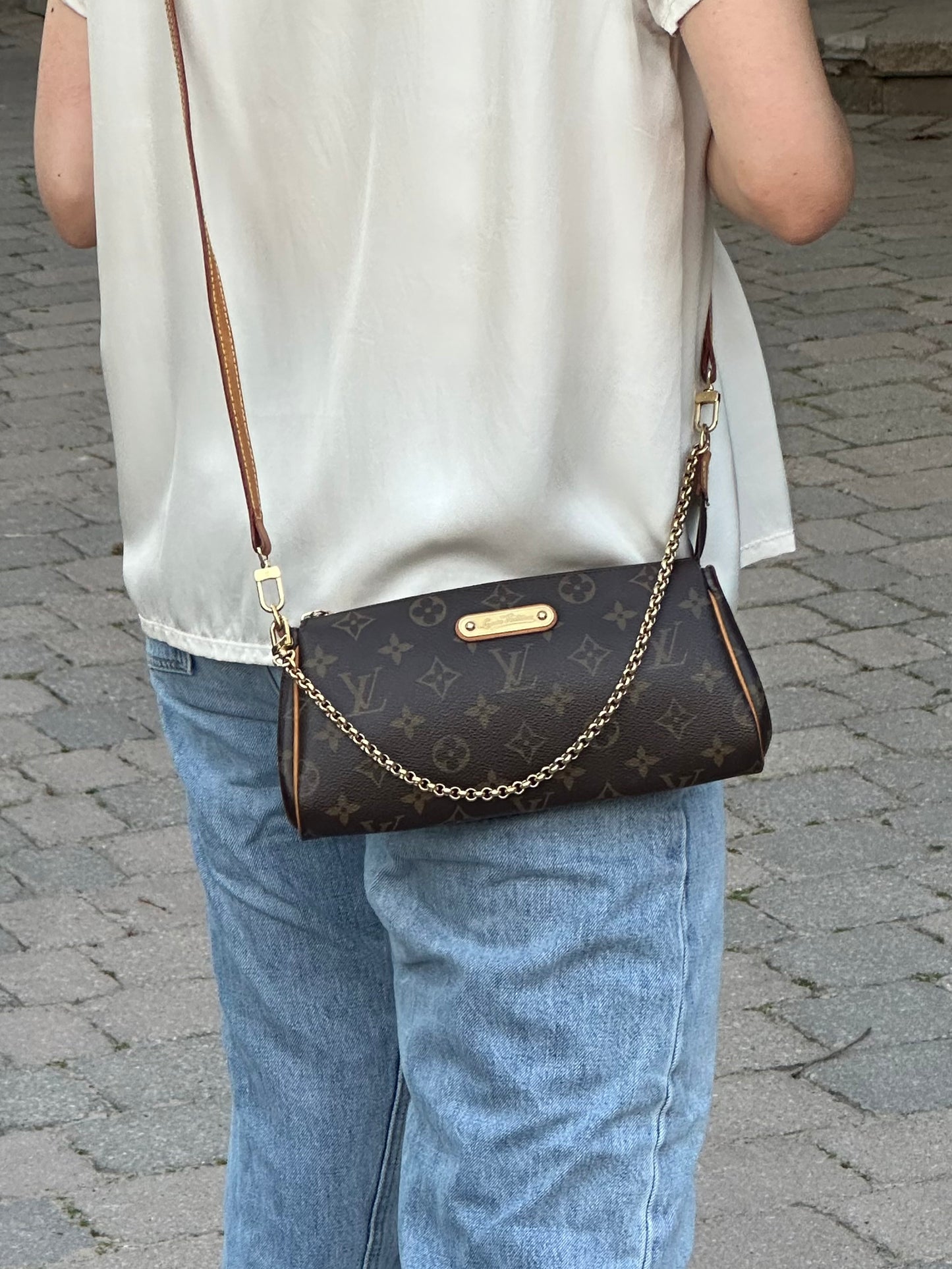 Louis Vuitton Monogram Pochette Eva Shoulder Crossbody Bag