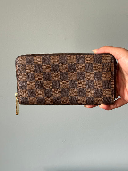 Louis Vuitton Damier Ebene Zippy Wallet