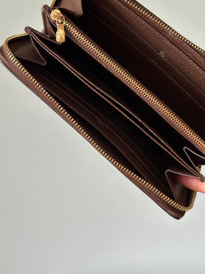 Louis Vuitton Damier Ebene Zippy Wallet